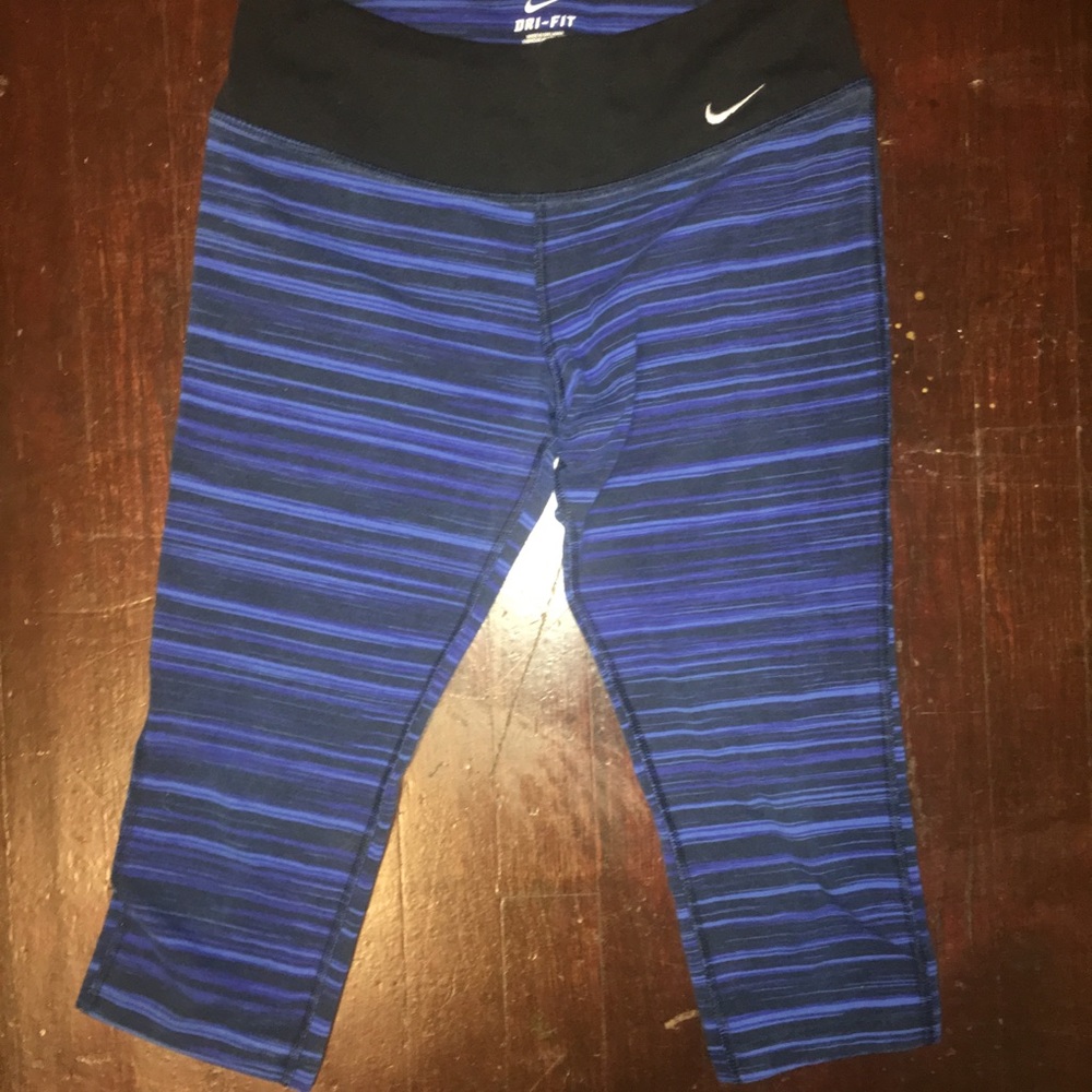 Nike cropped leggings